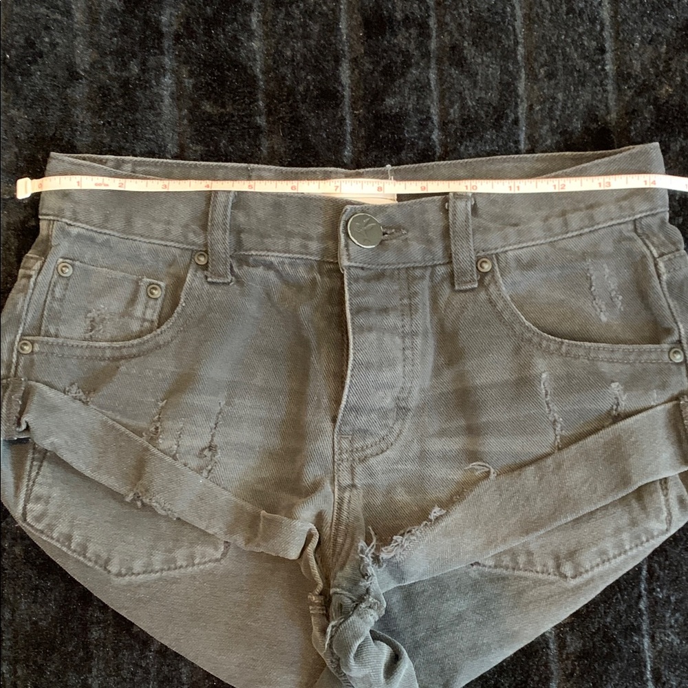 One Teaspoon Relaxed Fit Black Distressed Button Fly Long Rise Jean Shorts Sz 22 - Picture 4 of 14
